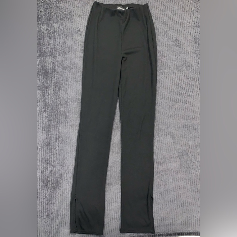 Black ribbed pants/tights with slits